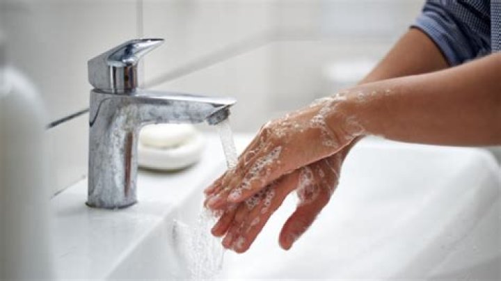 Can you wash your hands with an emerald ring?